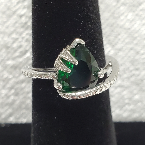 Ring - Picture 2 of 3